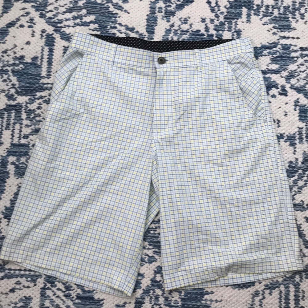 Men’s Lululemon City/Golf Style Shorts